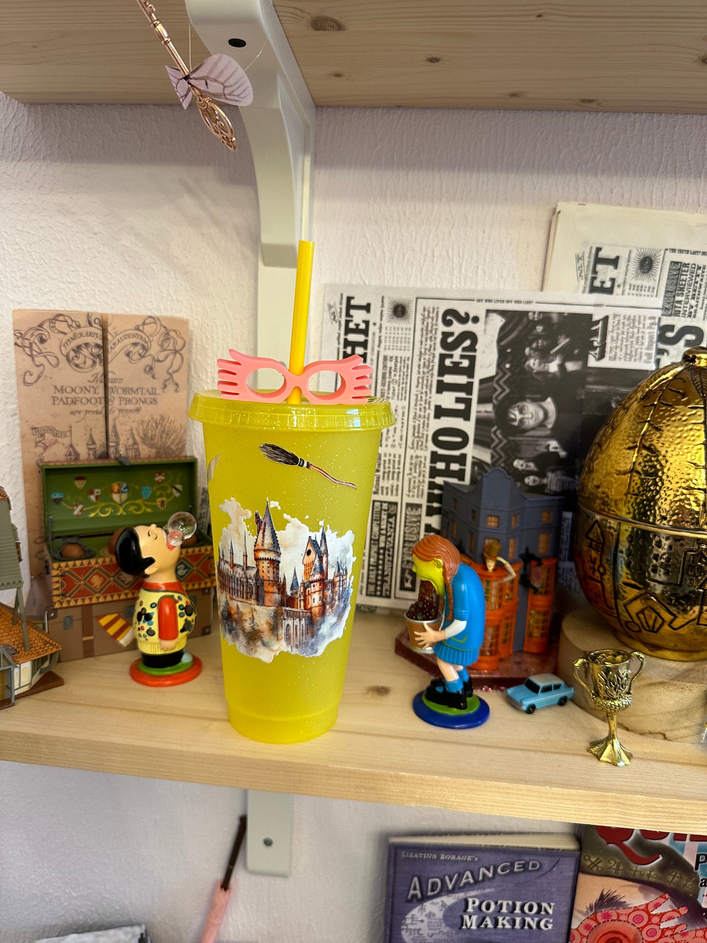 Magic school ✨ glass with lid and straw