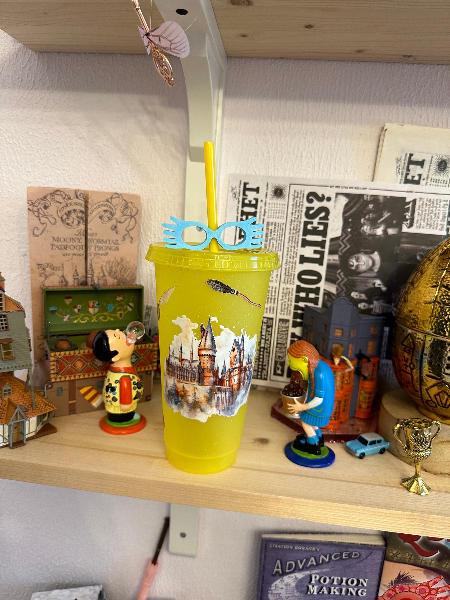 Magic school ✨ glass with lid and straw