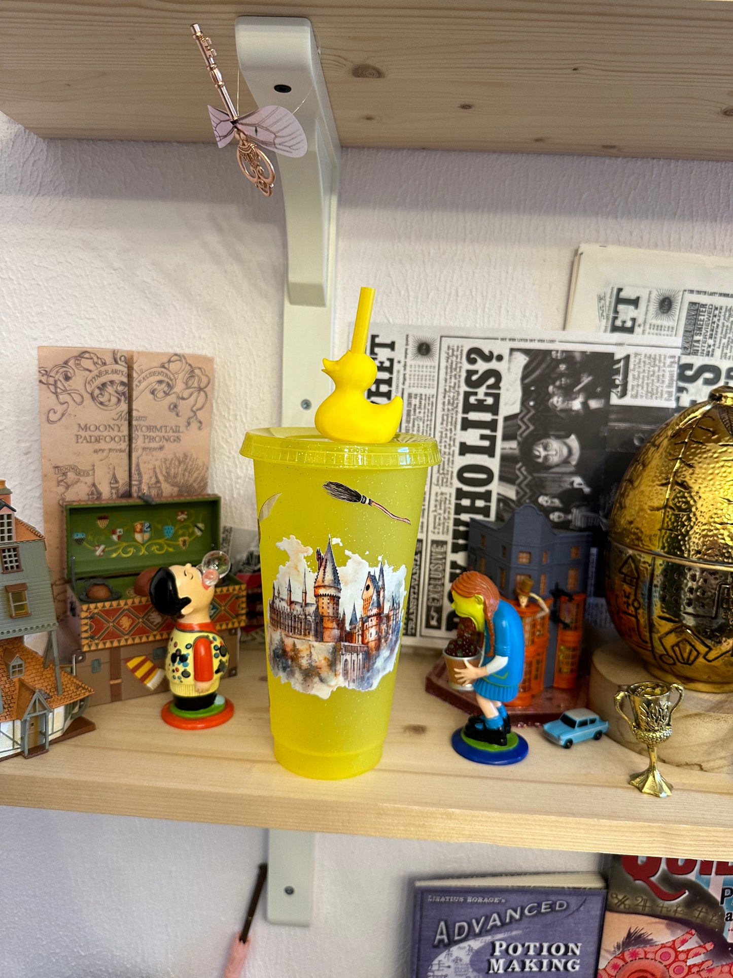 Magic school ✨ glass with lid and straw