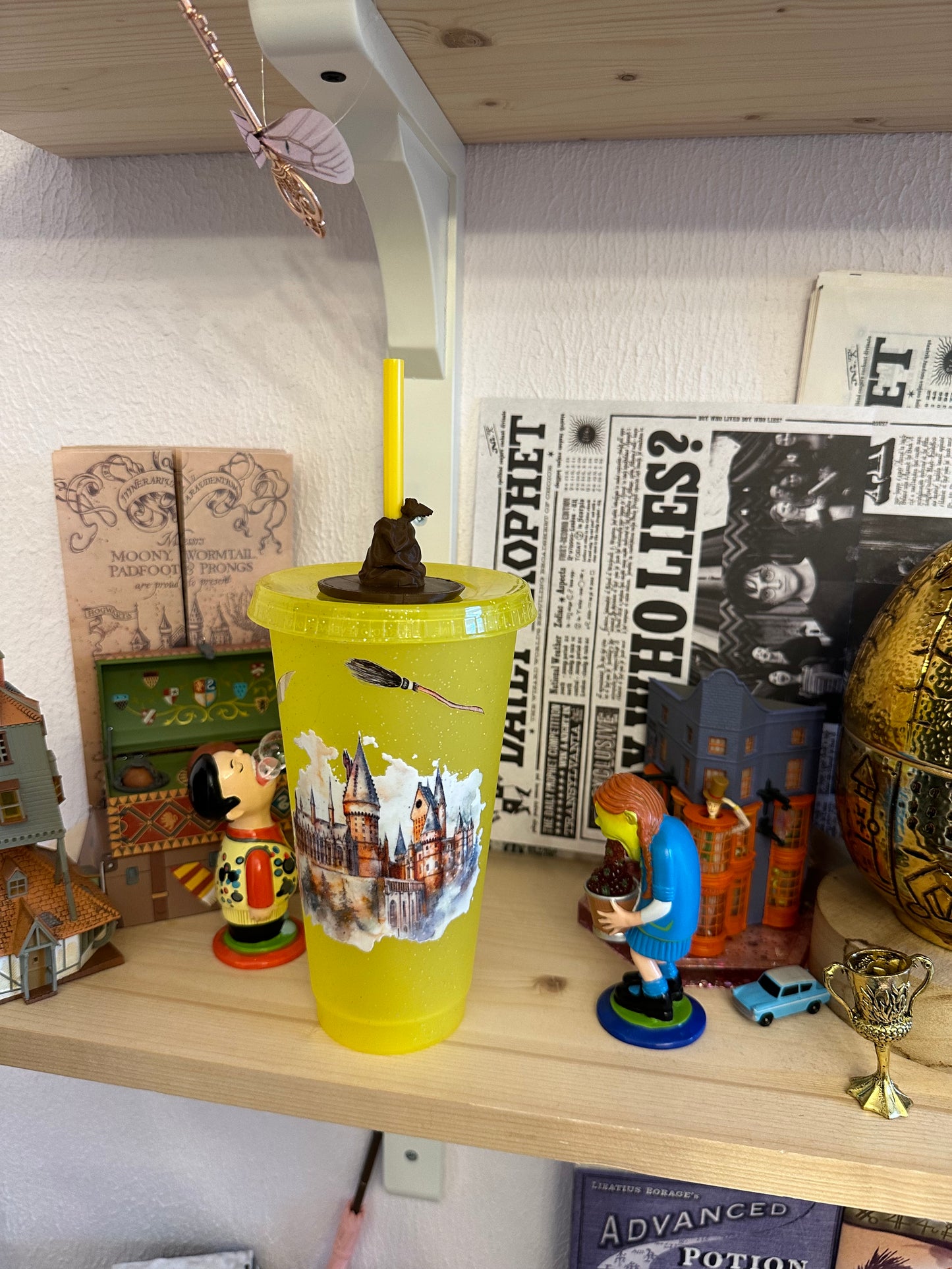 Magic school ✨ glass with lid and straw