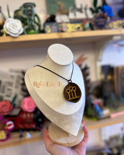 Pendentif style noix avec cibles jeux sportifs et magiques (ou ornement sapin)- Collection décor magique - Impression 3D - collier noir inclus