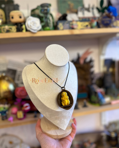 Pendentif style noix avec créature magique (ou ornement sapin)- Collection décor magique - Impression 3D / collier noir inclus