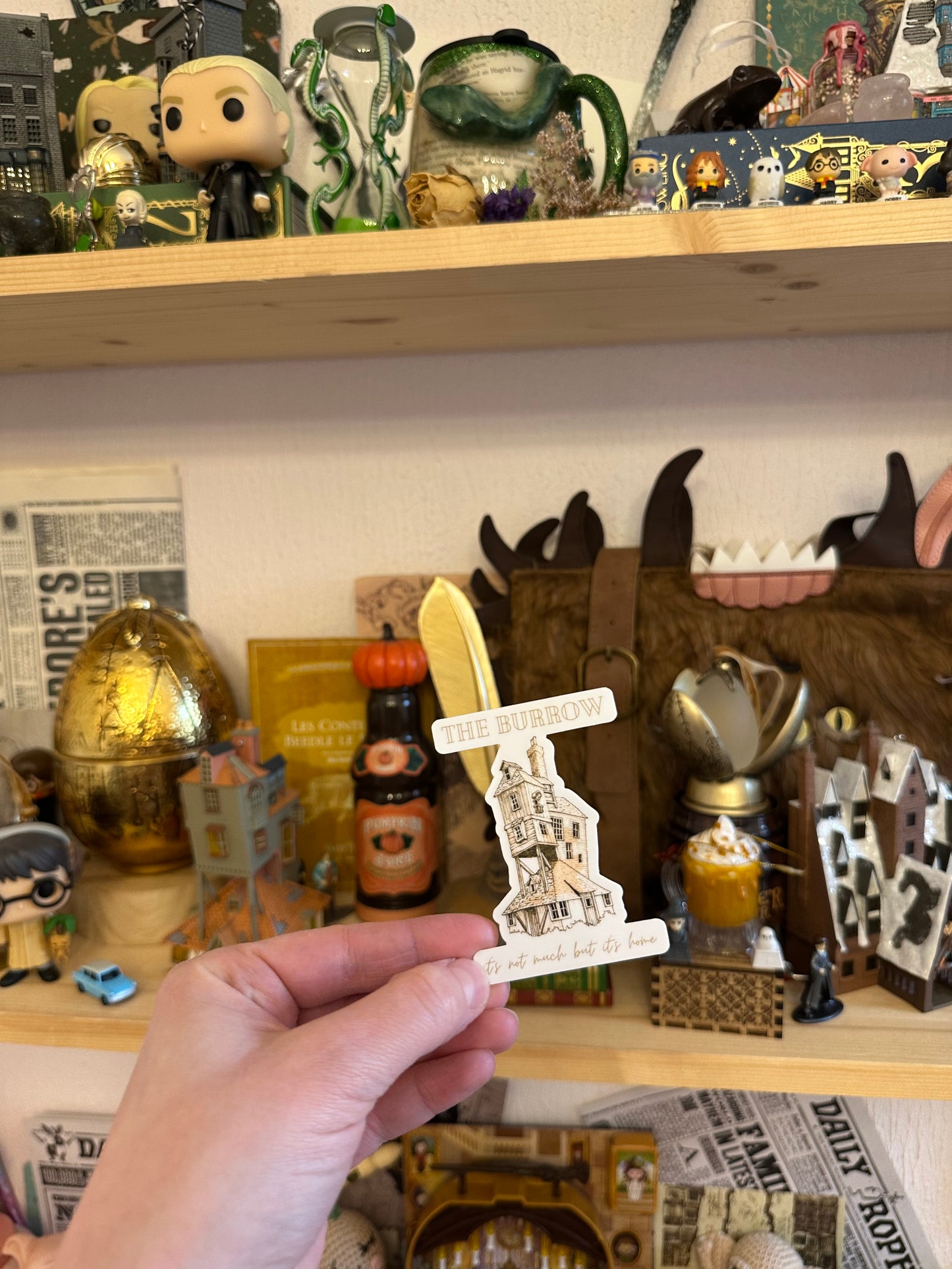 Autocollant sticker -Not much but it's home -  résistant à l'eau
