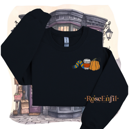 Citrouille, café et écharpe maison du savoir (Version Livres)  - Collection broderie spooky et magique - plusieurs couleurs